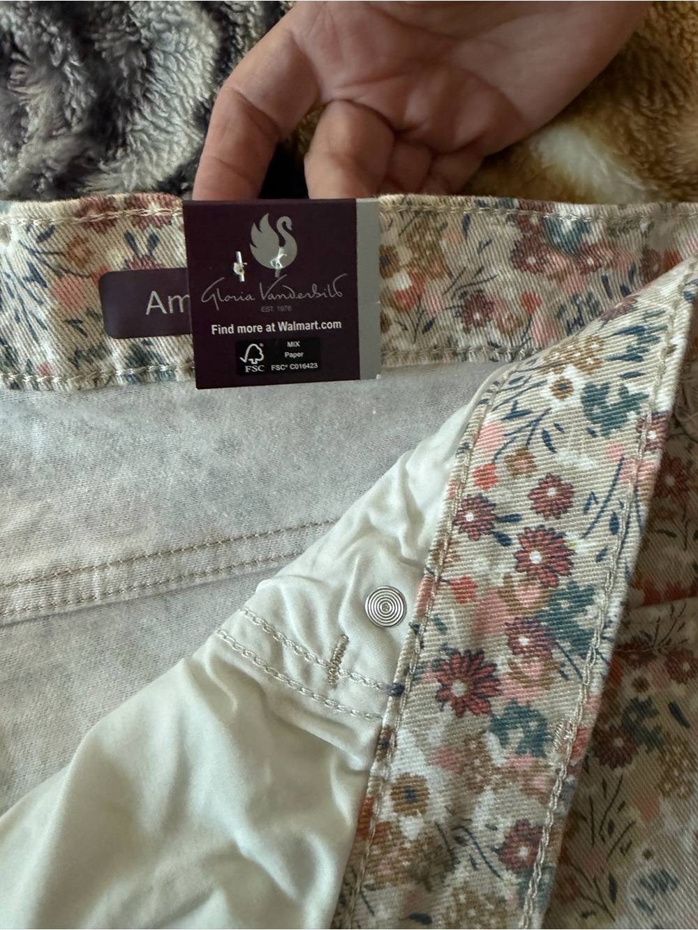 Gloria Vanderbilt Amanda Bermuda Shorts Women’s 16W Floral Stretch NWT - Picture 4 of 11